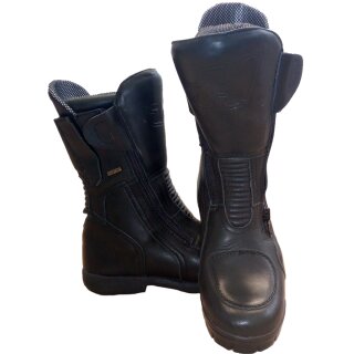 Held Via touring boots